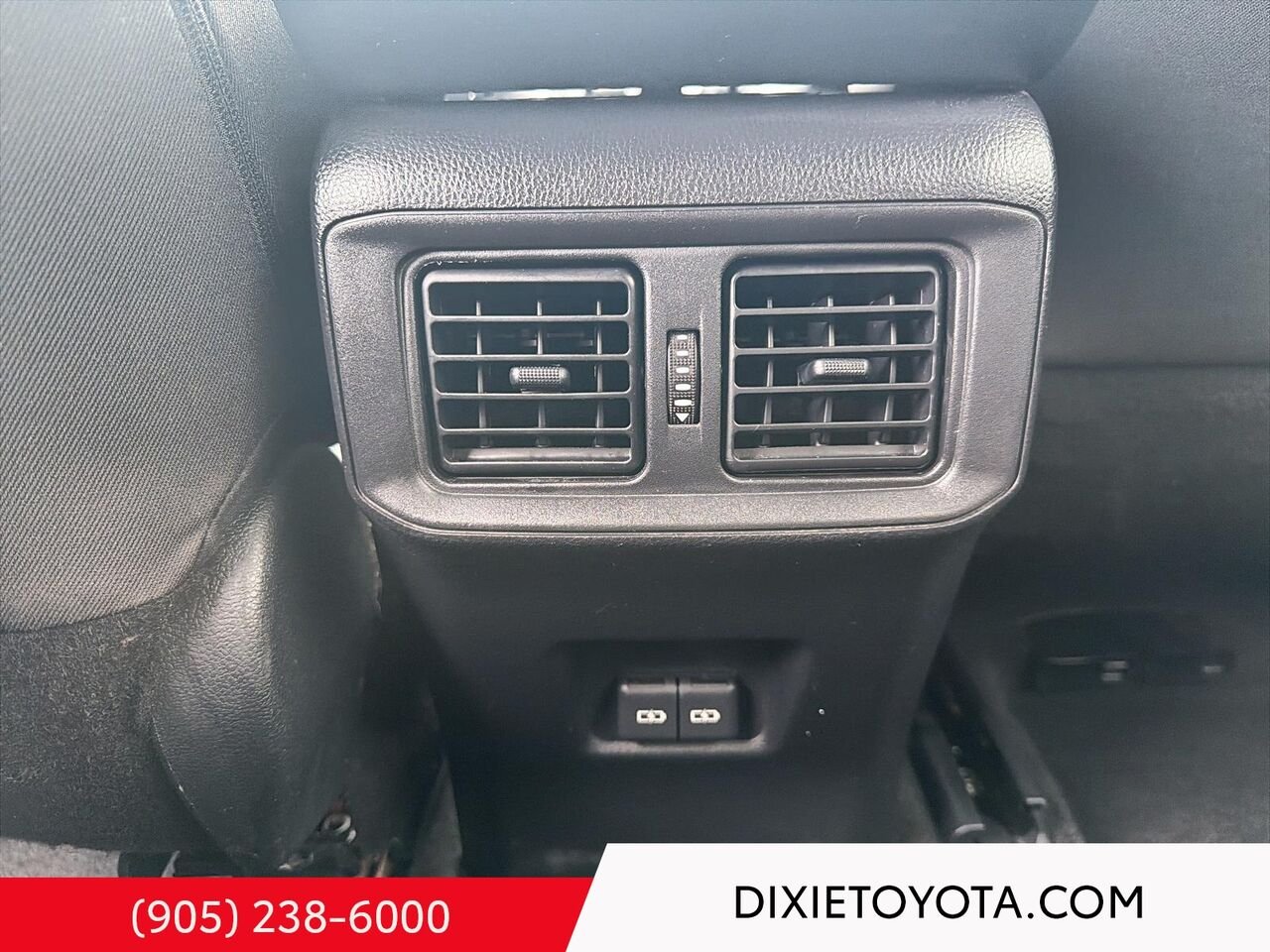 2023 Toyota RAV4 HYBRID SE AWD / CLEAN CARFAX / HEATED SEATS / MOONROOF / ALLOY WHEELS / CARPLAY AND ANDROID AUTO Black Mississauga - photo #18