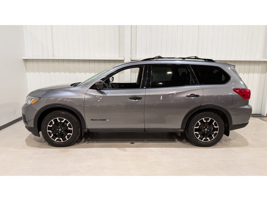 Nissan Pathfinder 4x4 SV Tech 2020 Gris