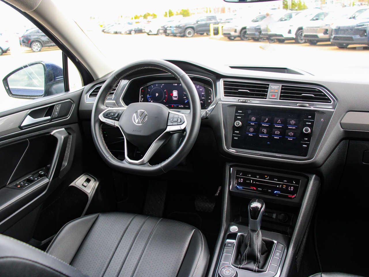 2024 Volkswagen Tiguan Comfortline 4MOTION Blue Sherwood Park - photo #31