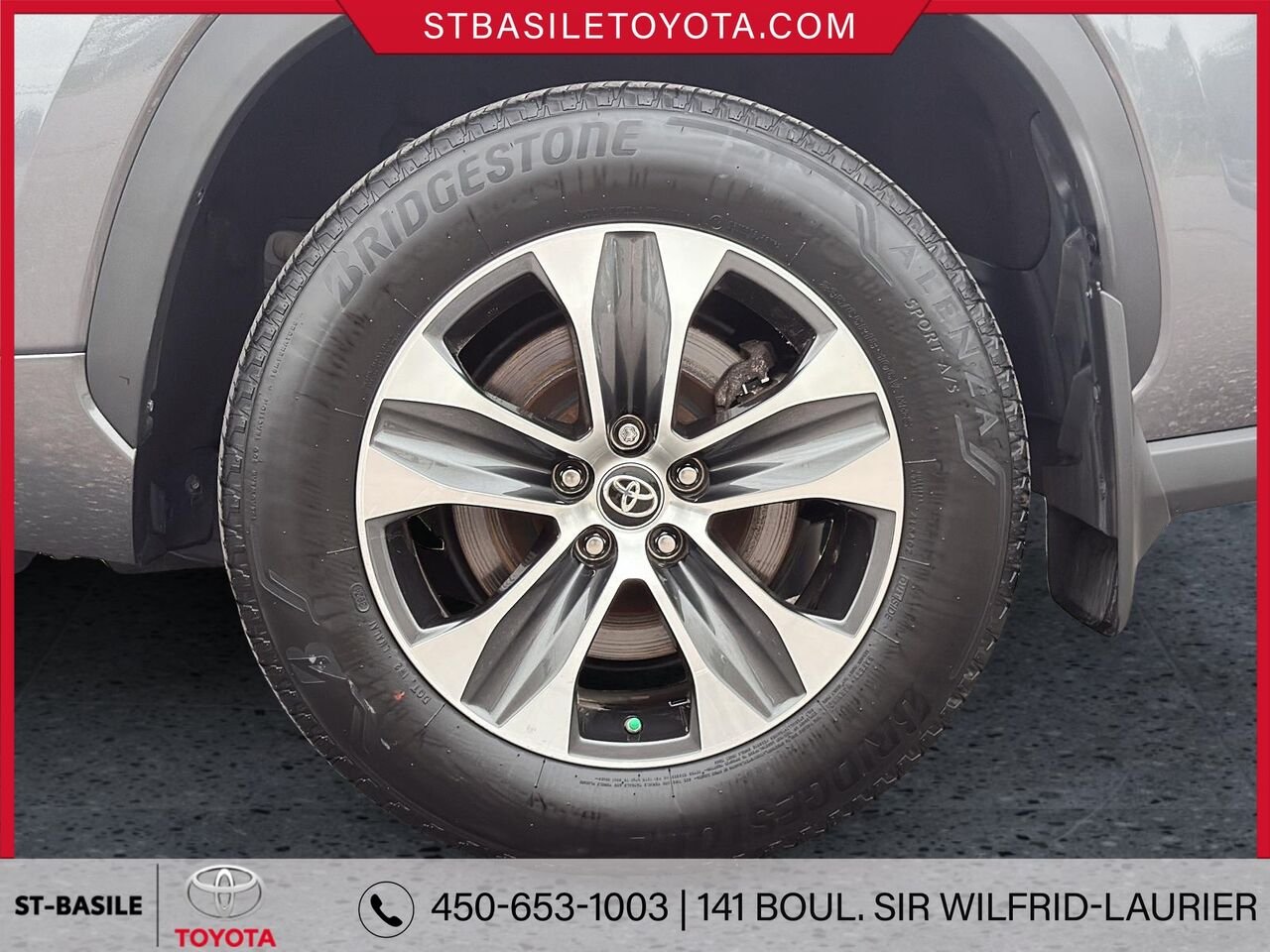 2025 TOYOTA Highlander Hybrid Grey Saint-Basile-le-Grand - photo #9