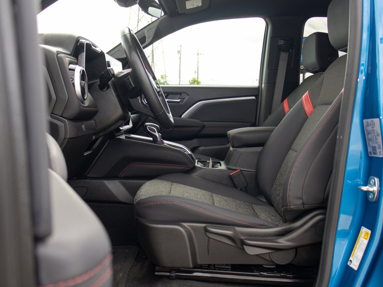 2024 Chevrolet Colorado 4WD Crew Cab Z71 Blue Sherwood Park - photo #16