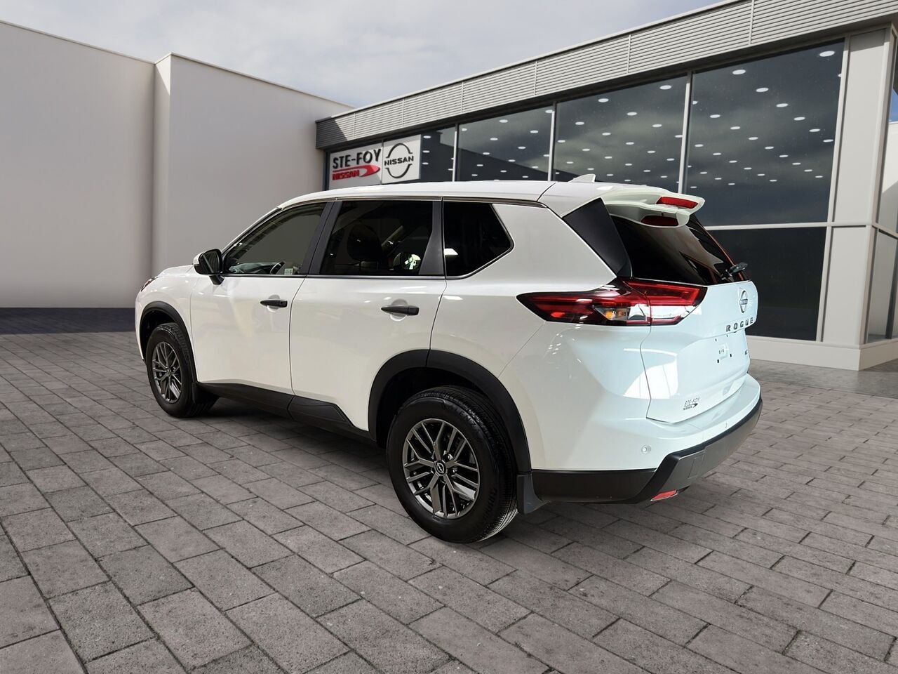 2024 Nissan ROGUE S TRACTION INTEGRALE White Québec - photo #3