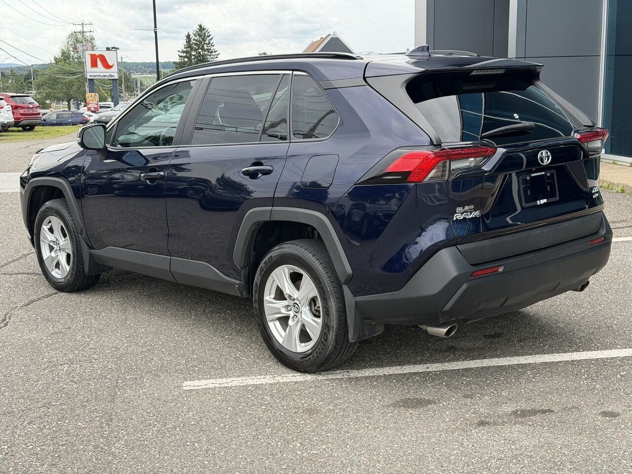 2020 Toyota RAV4 Blue Ste-Marie - photo #6
