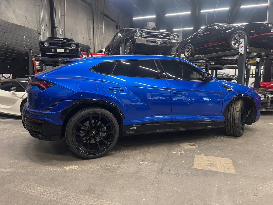 2024 Lamborghini Urus 2024 Blue