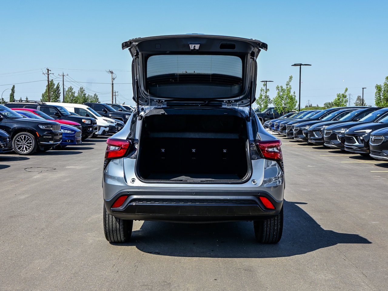 2025 Chevrolet Trax FWD 4dr 2RS Grey Sherwood Park - photo #13