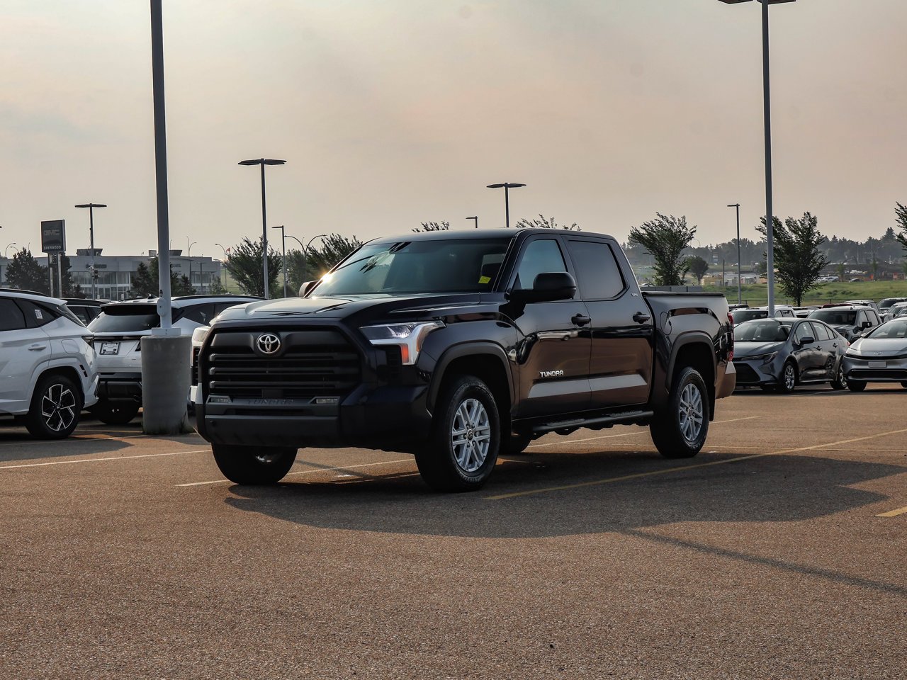 2023 Toyota Tundra 4x4 Crewmax SR Blue Sherwood Park - photo #3
