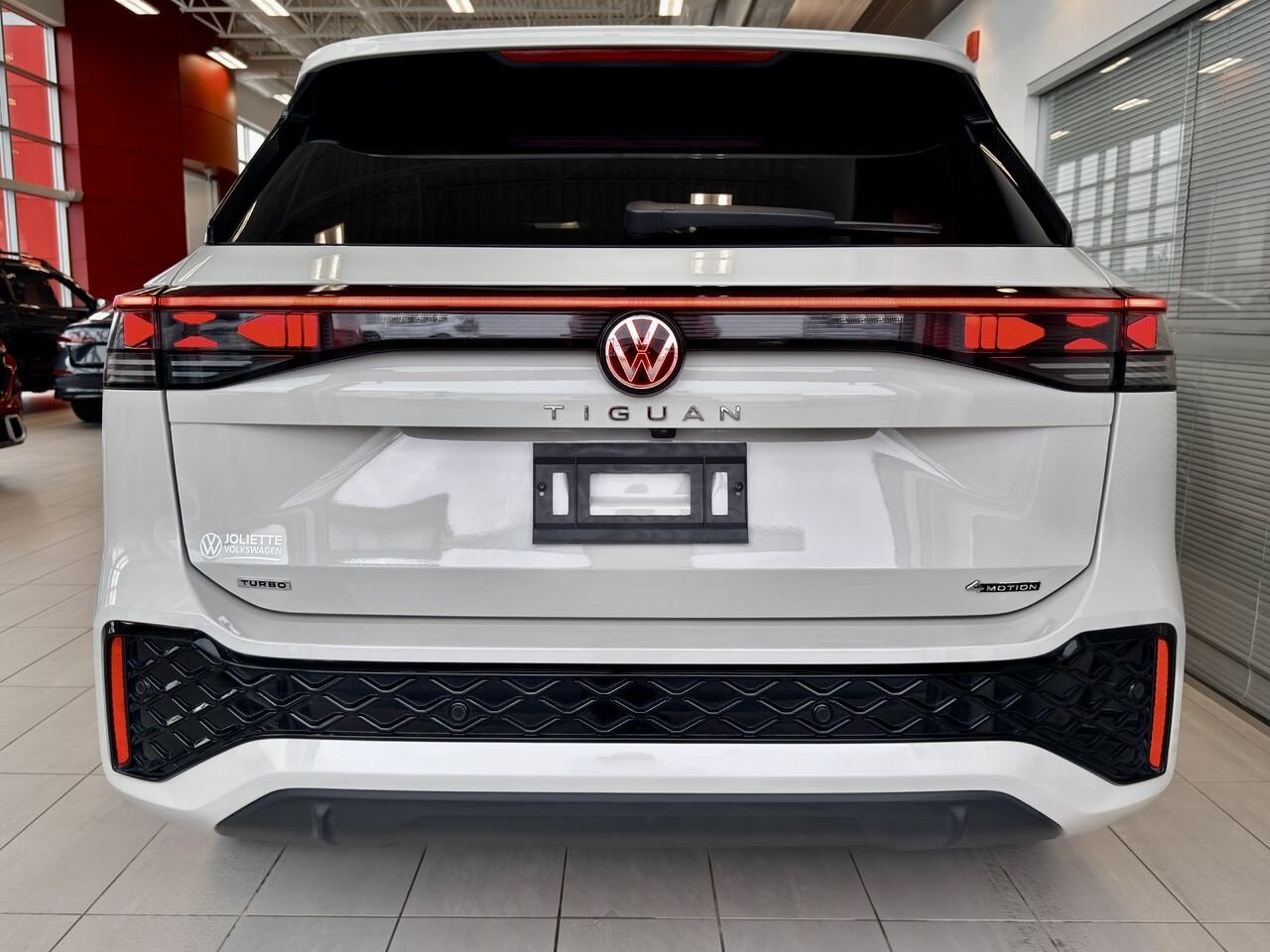 Volkswagen Tiguan 2026 Gris Notre-Dame-des-Prairies - photo #9