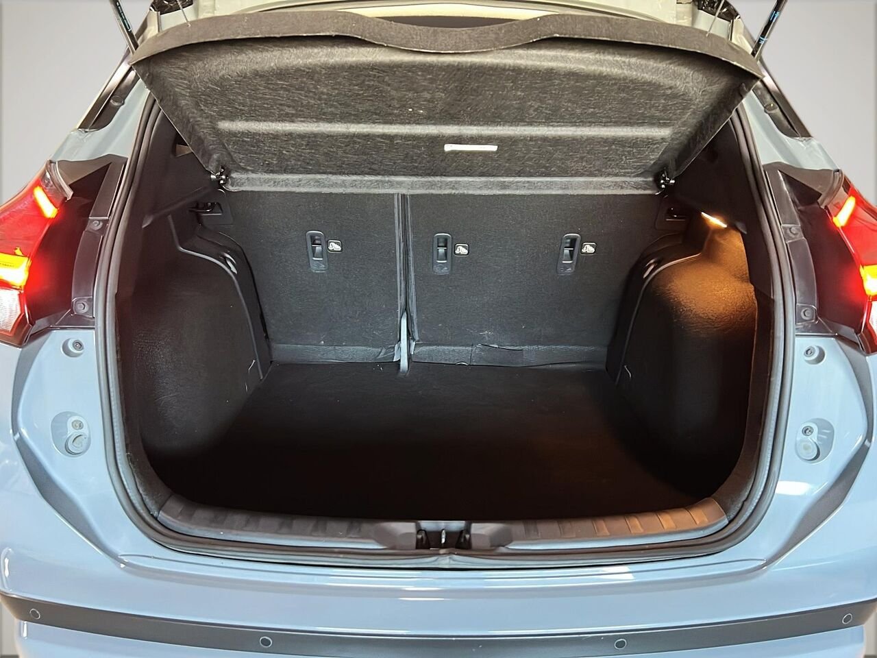 2024 Nissan Kicks SR Grey Québec - photo #5