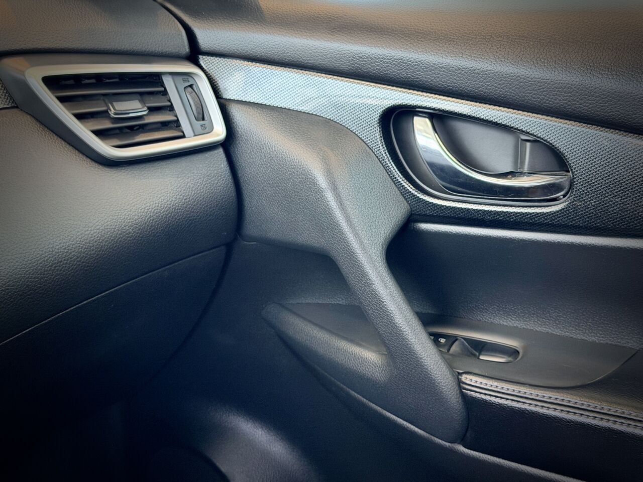 2016 Nissan Rogue Grey Notre-Dame-des-Prairies - photo #29