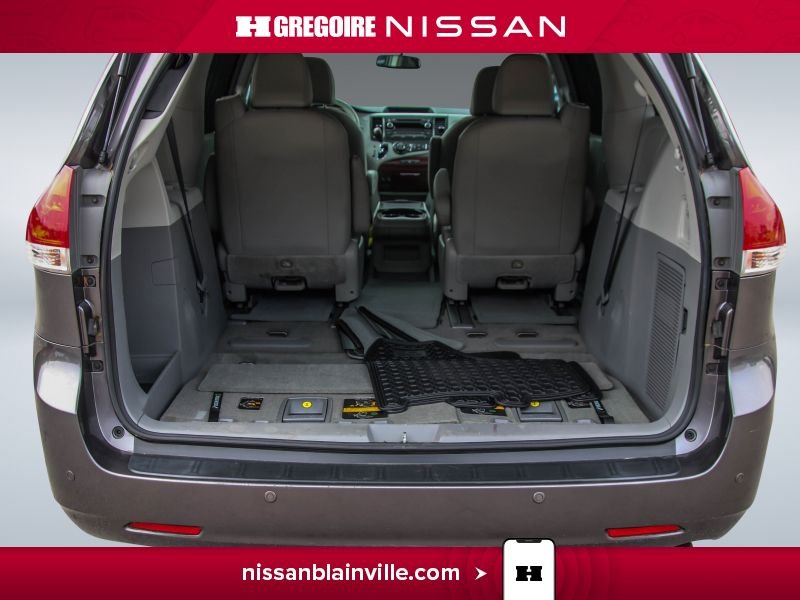 2013 Toyota Sienna Grey Saint-Eustache - photo #25