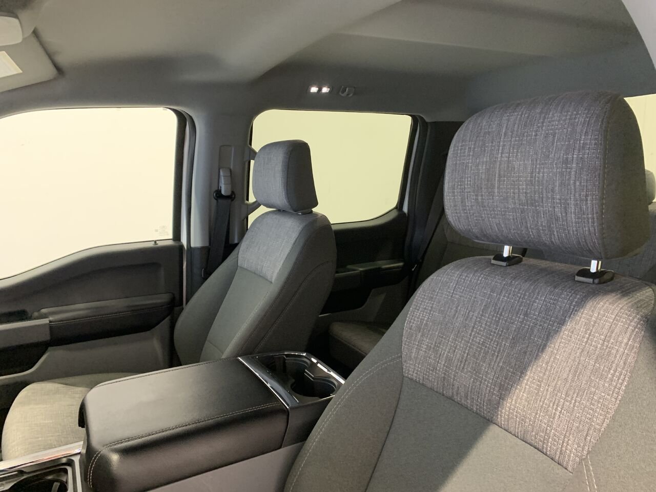 2024 Ford Super Duty F-250 SRW XLT White Châteauguay - photo #30