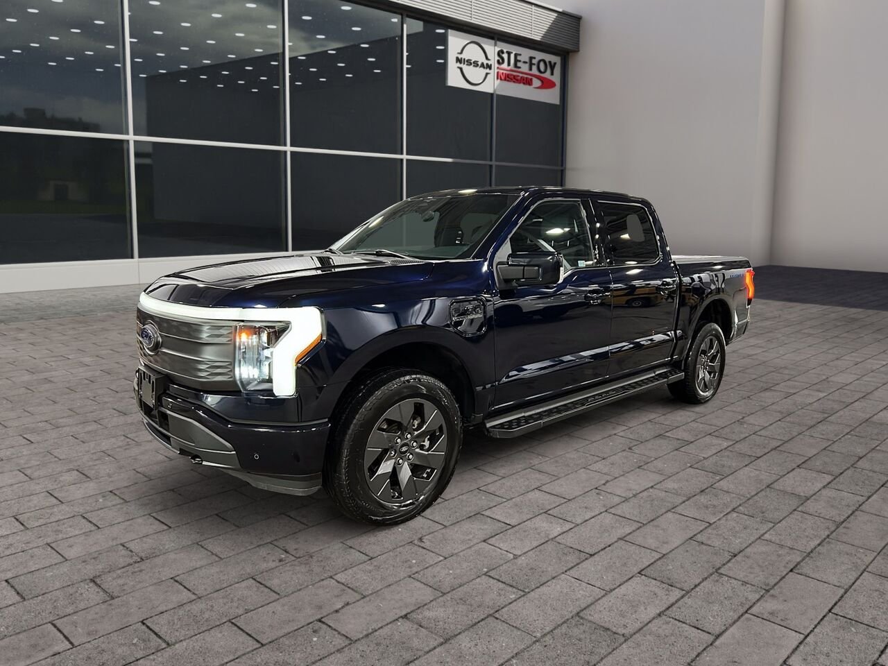 2023 Ford F-150 Lightning GROUPE 510 A, standard range Blue Québec - photo #0