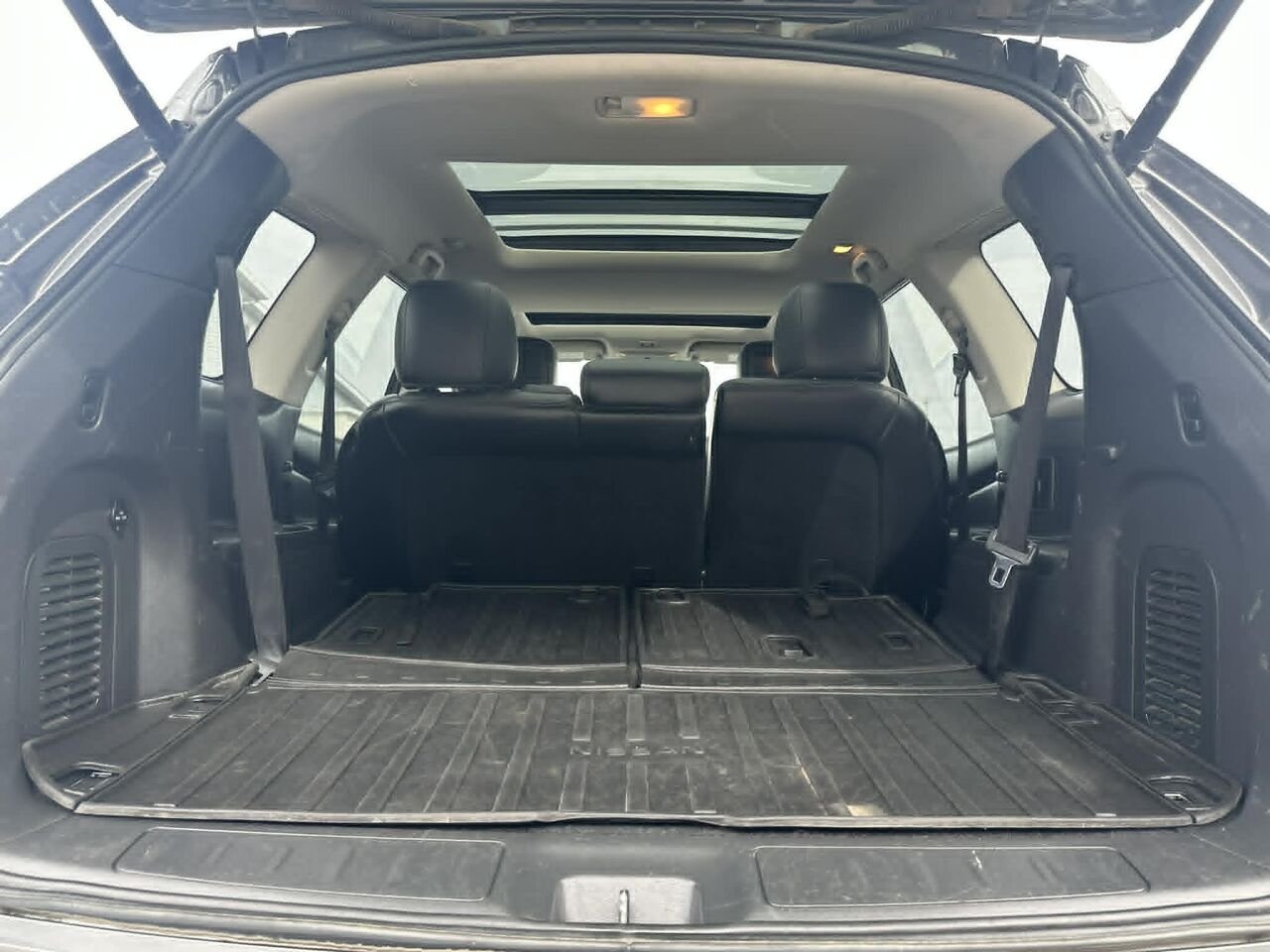 2018 Nissan Pathfinder Platine 4x4 Grey Matane - photo #17