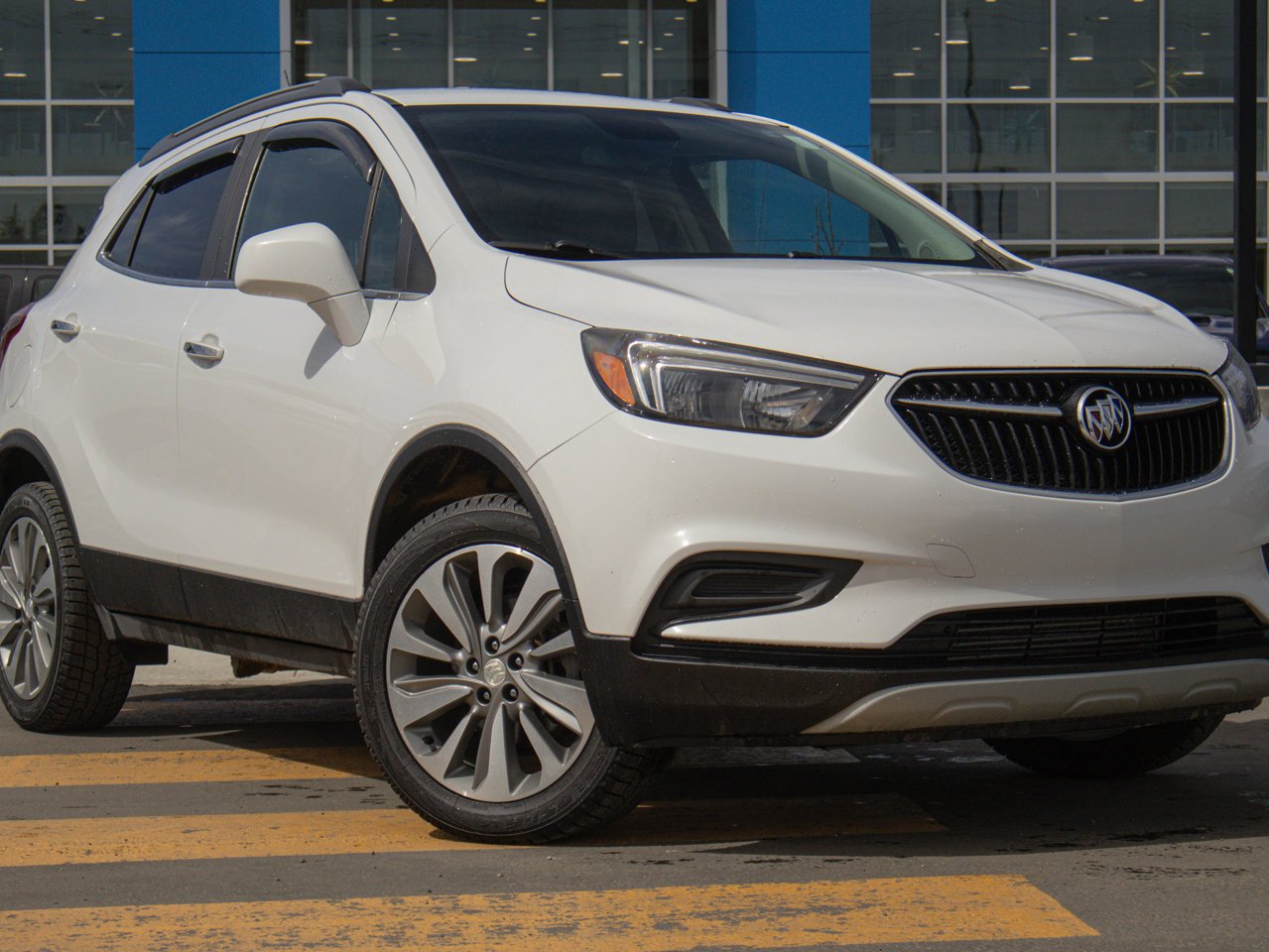 2020 Buick Encore AWD 4dr Preferred White Sherwood Park - photo #5