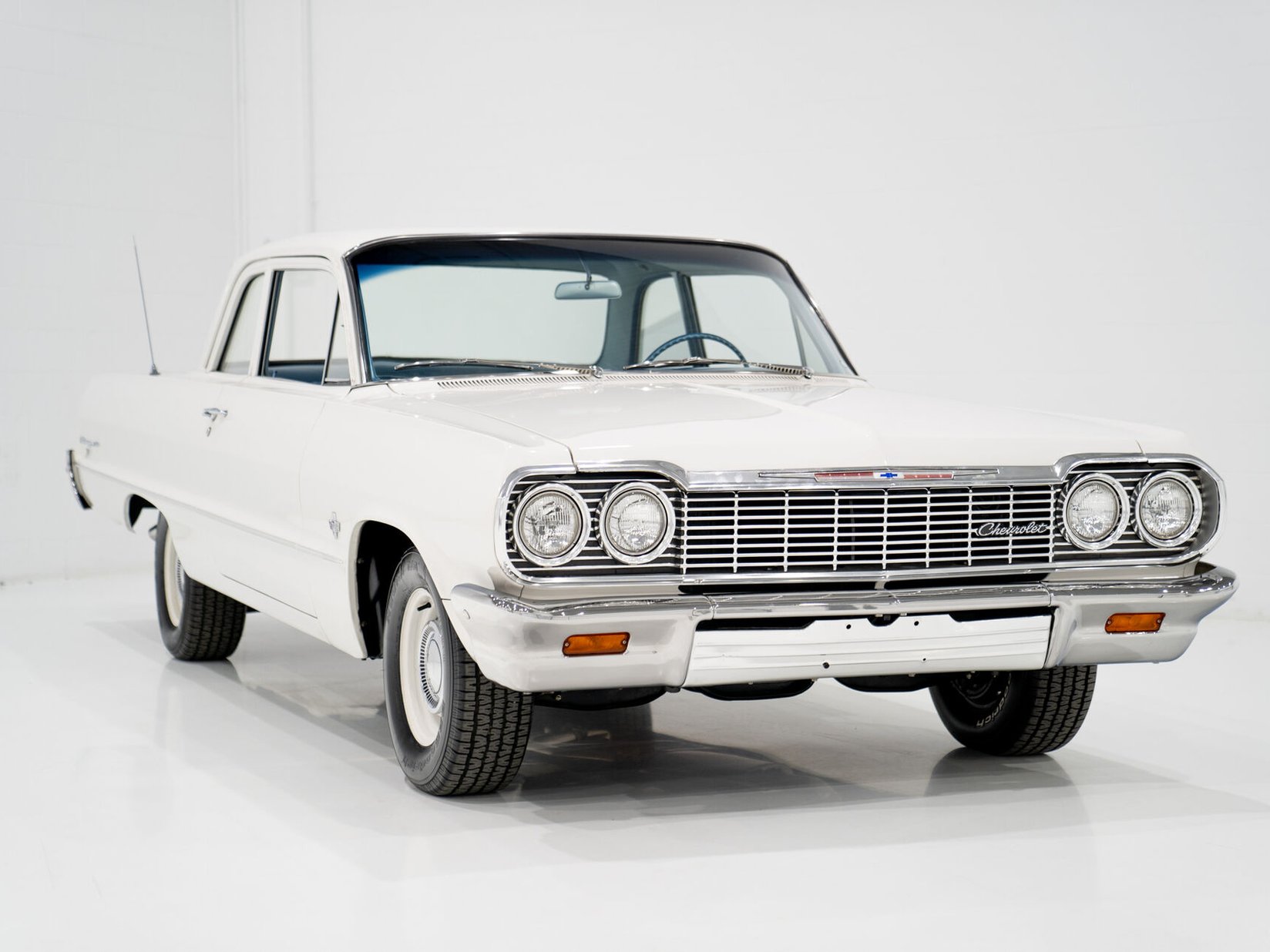 Chevrolet Biscayne Matching 409 / 425HP Transmission 4 Vitesse Complètement Entièrement restauré **PRIX EN USD** 1964 Blanc Montréal - photo #25