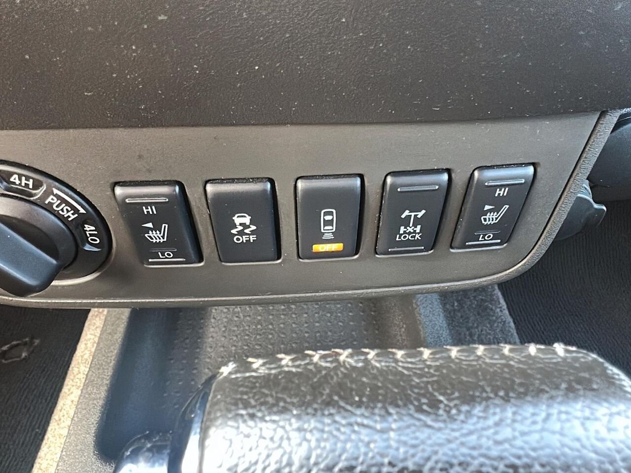 2015 Nissan Frontier Black Rouyn-Noranda - photo #17