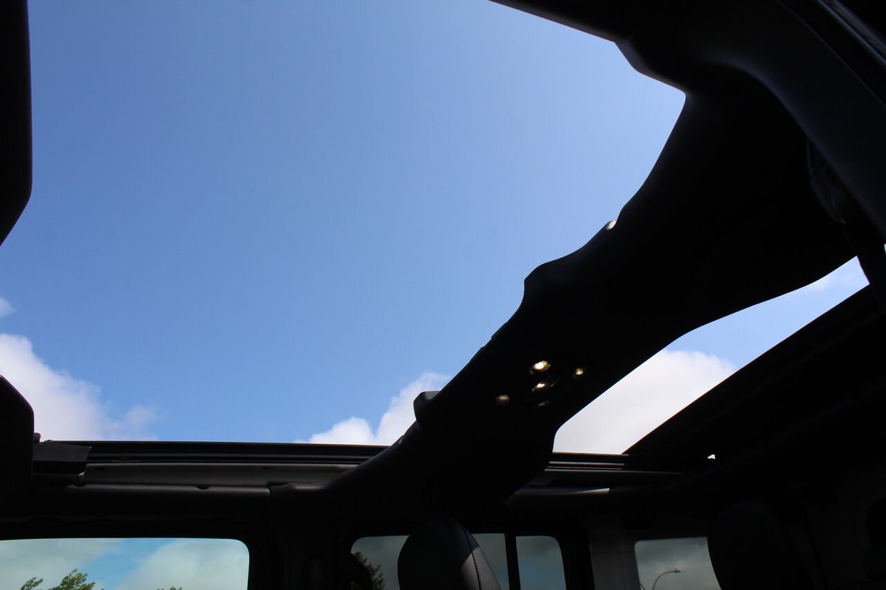 2022 Jeep Wrangler 4xe VIN: 1C4JJXR68NW274147 Black Sainte-Rose - photo #7