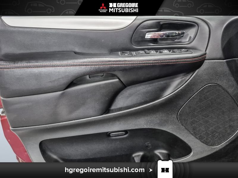 2016 Dodge GR Caravan Red Saint-Eustache - photo #13
