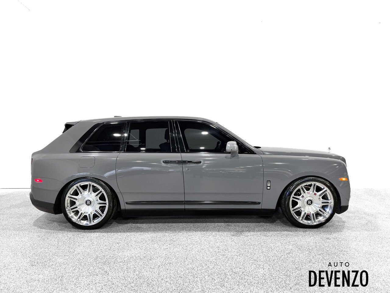 2023 Rolls-Royce Cullinan Grey Saint-Eustache - photo #4