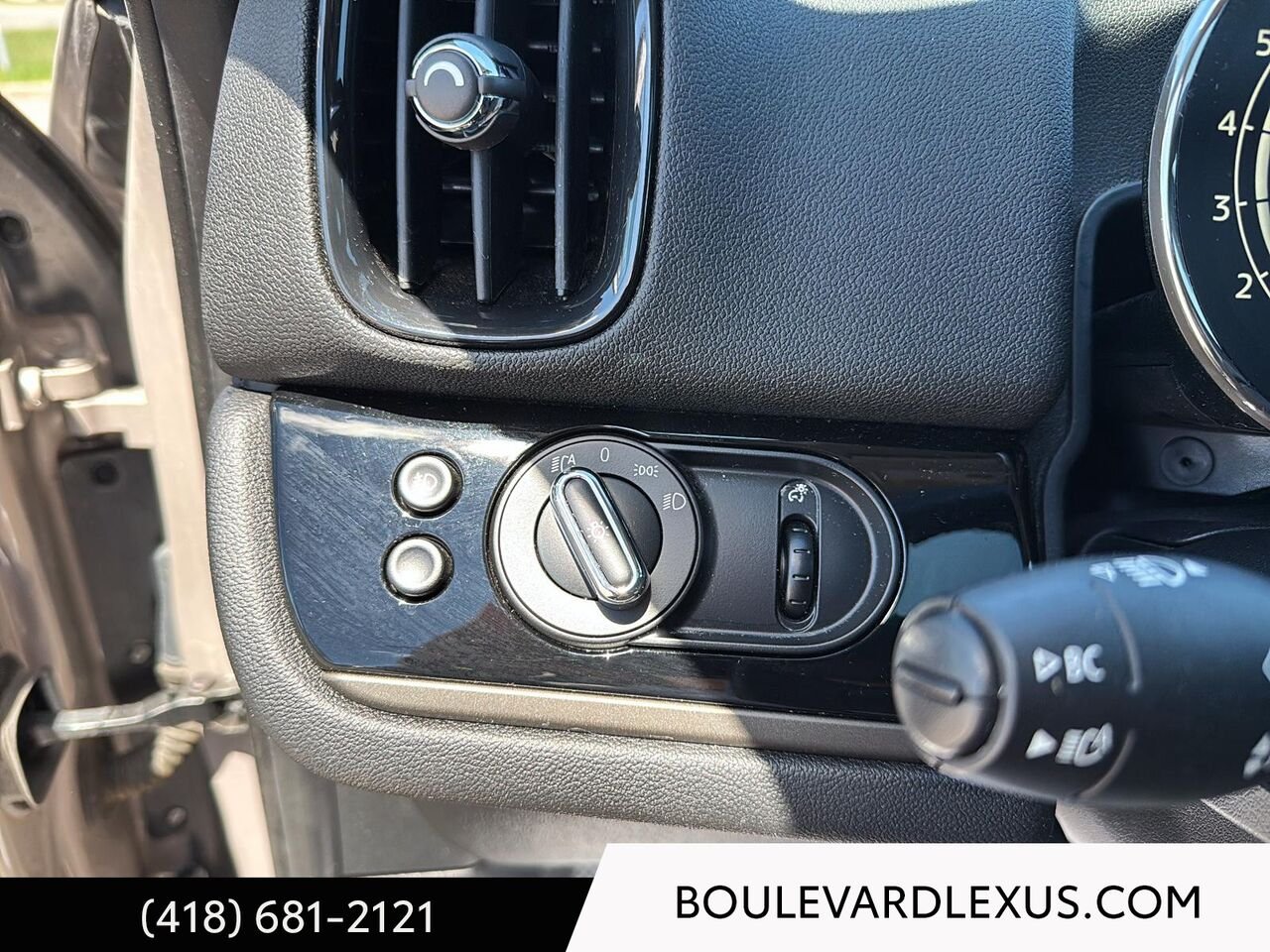 2022 MINI Countryman Beige Quebec - photo #12