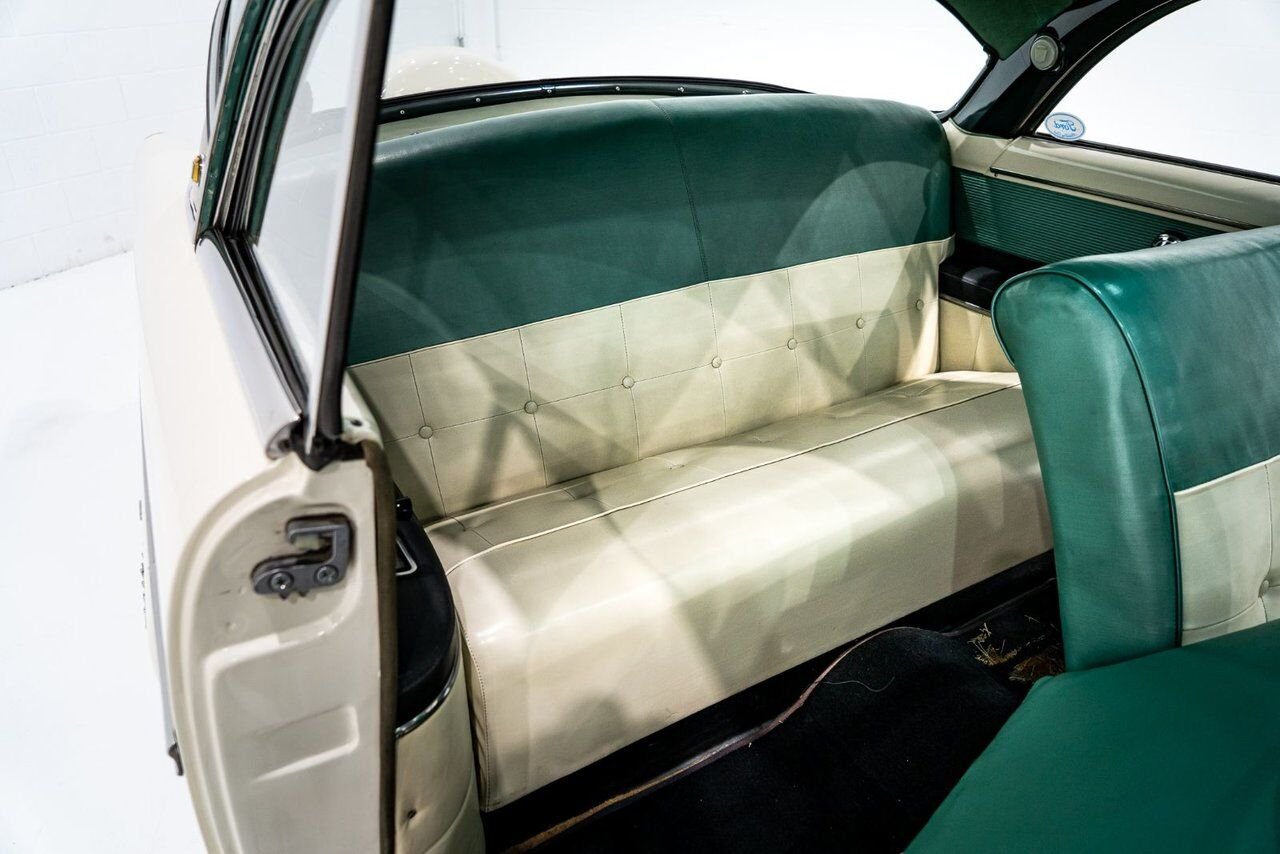 Ford Crestline Skyliner rare glass top long term ownership 1954 Blanc Montréal - photo #70