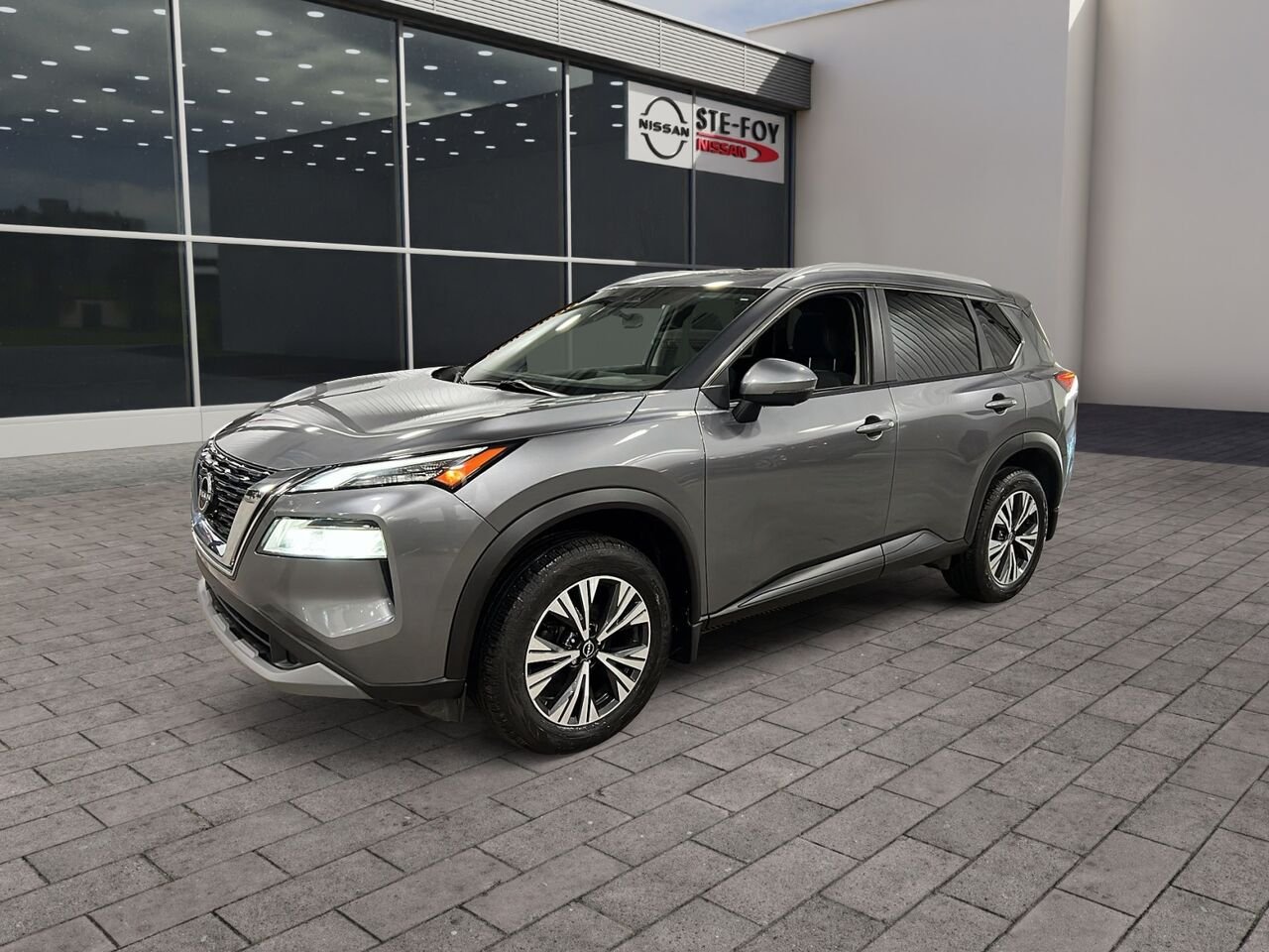 2023 Nissan Rogue SV TI Grey Québec - photo #0