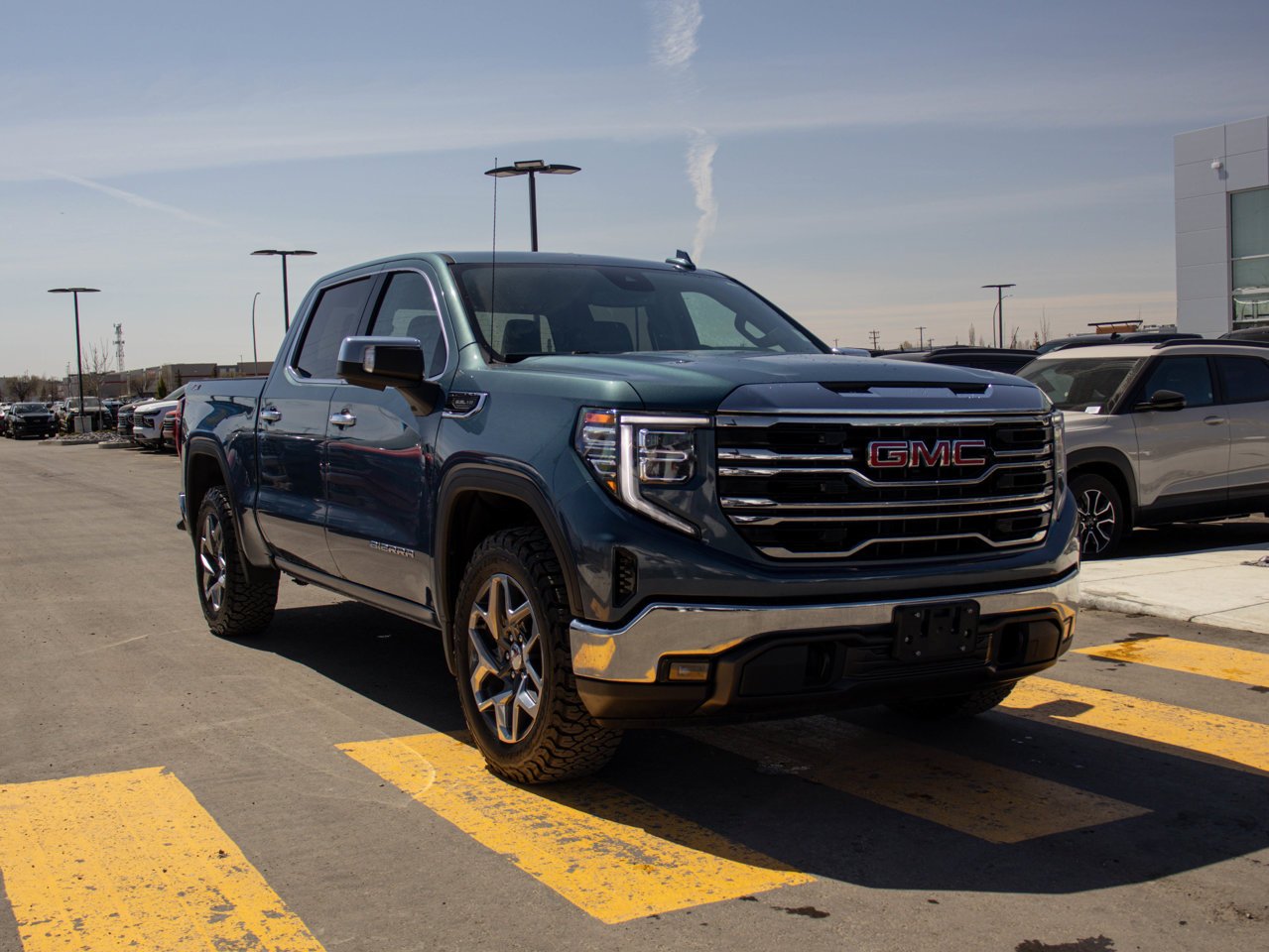 2024 GMC Sierra 1500 4WD Crew Cab 147 SLT Grey Sherwood Park - photo #13