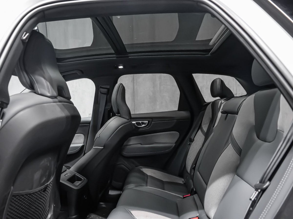 2022 Volvo XC60 Recharge T8 R-DESIGN CLIMATE BOWERS AIR SUSPENSION White Montreal - photo #13