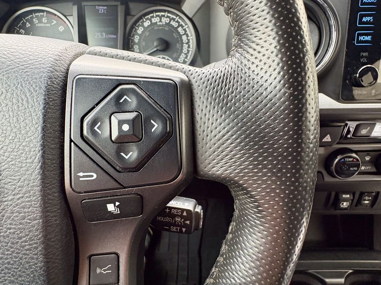 Toyota TACOMA 2018 Argent Mont-Laurier - photo #19