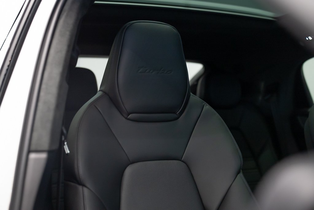 2024 Porsche Cayenne Turbo E-Hybrid Coupe AWD White Kirkland - photo #23