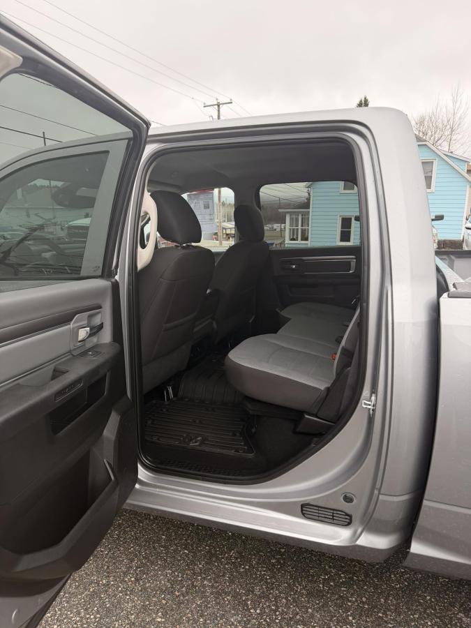 2023 RAM 1500 Classic Grey Lac Mégantic - photo #9