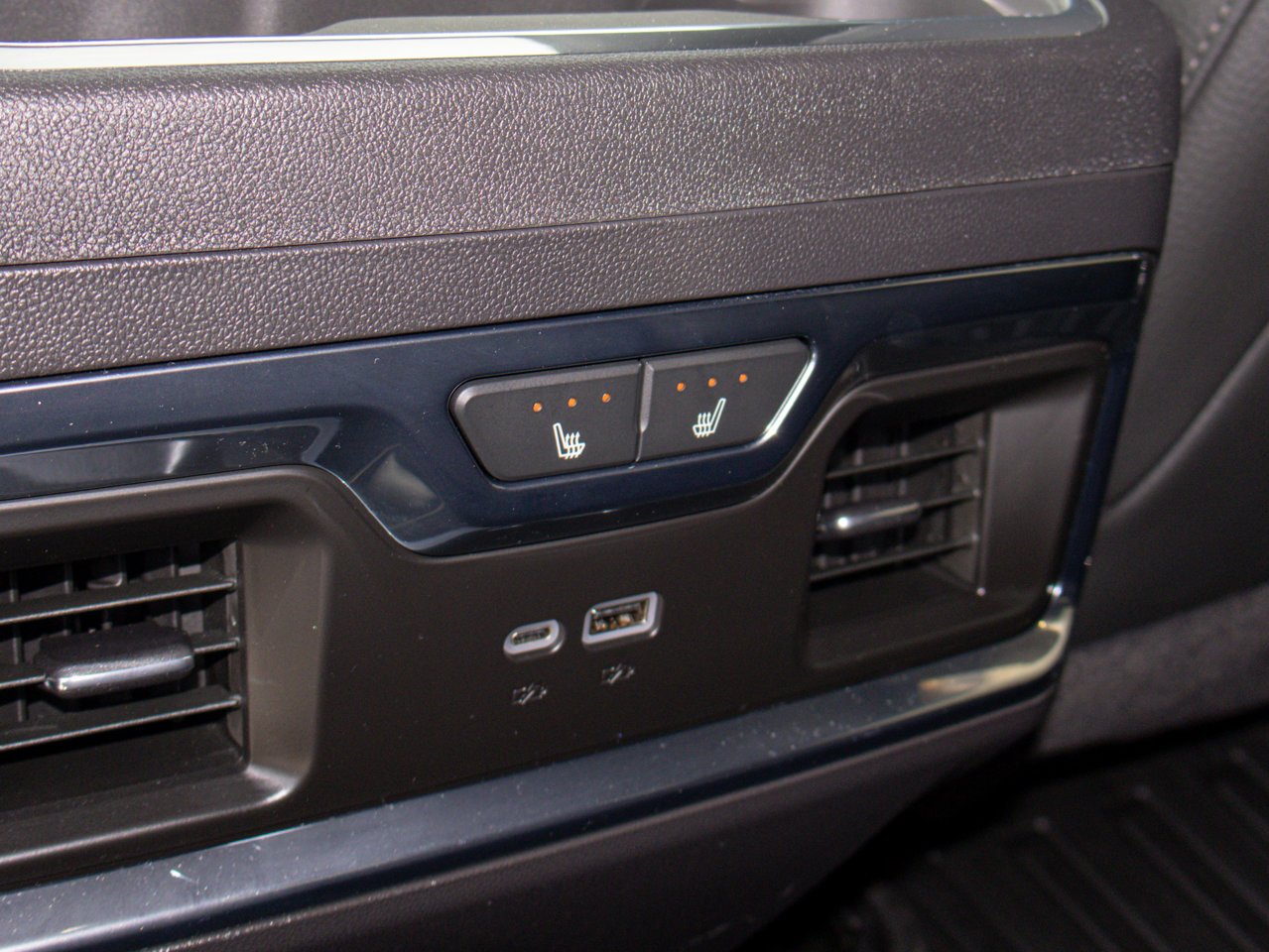 2024 GMC Sierra 1500 4WD Crew Cab 147 Denali White Sherwood Park - photo #34