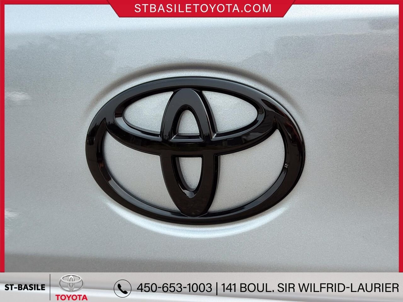 TOYOTA Corolla Cross Hybride 2024 Argent Saint-Basile-le-Grand - photo #4