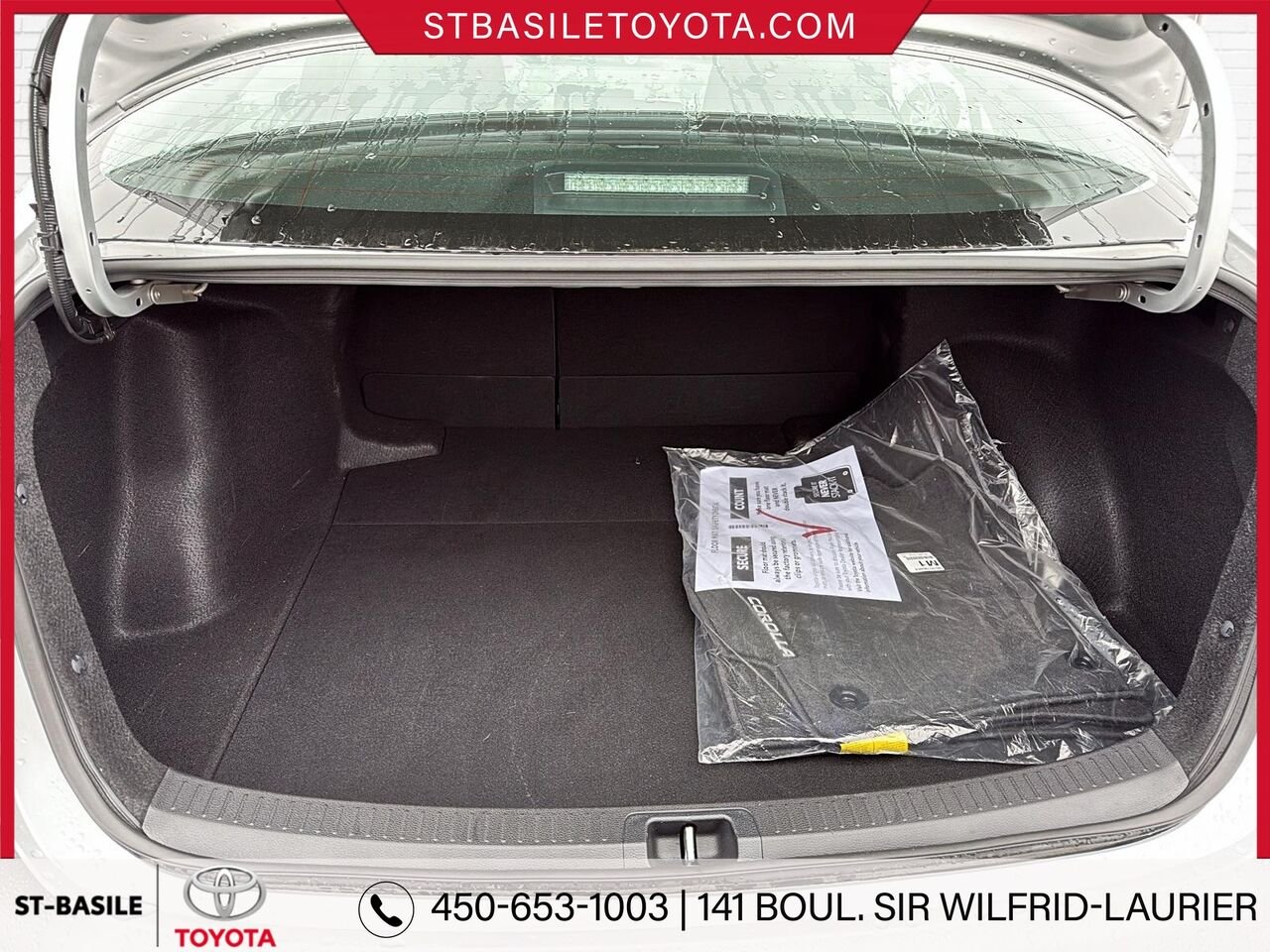 2023 Toyota COROLLA Classic Silver Metallic Saint-Basile-le-Grand - photo #8