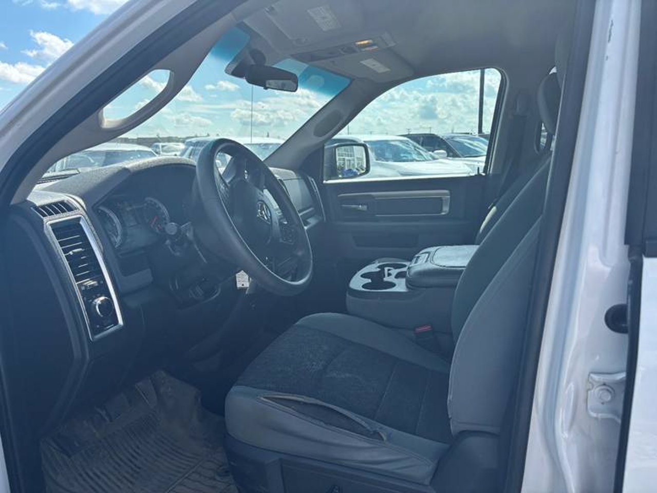 2018 Ram 1500 SLT 4x4 Quad Cab 6'4 Box White Sherwood Park - photo #5