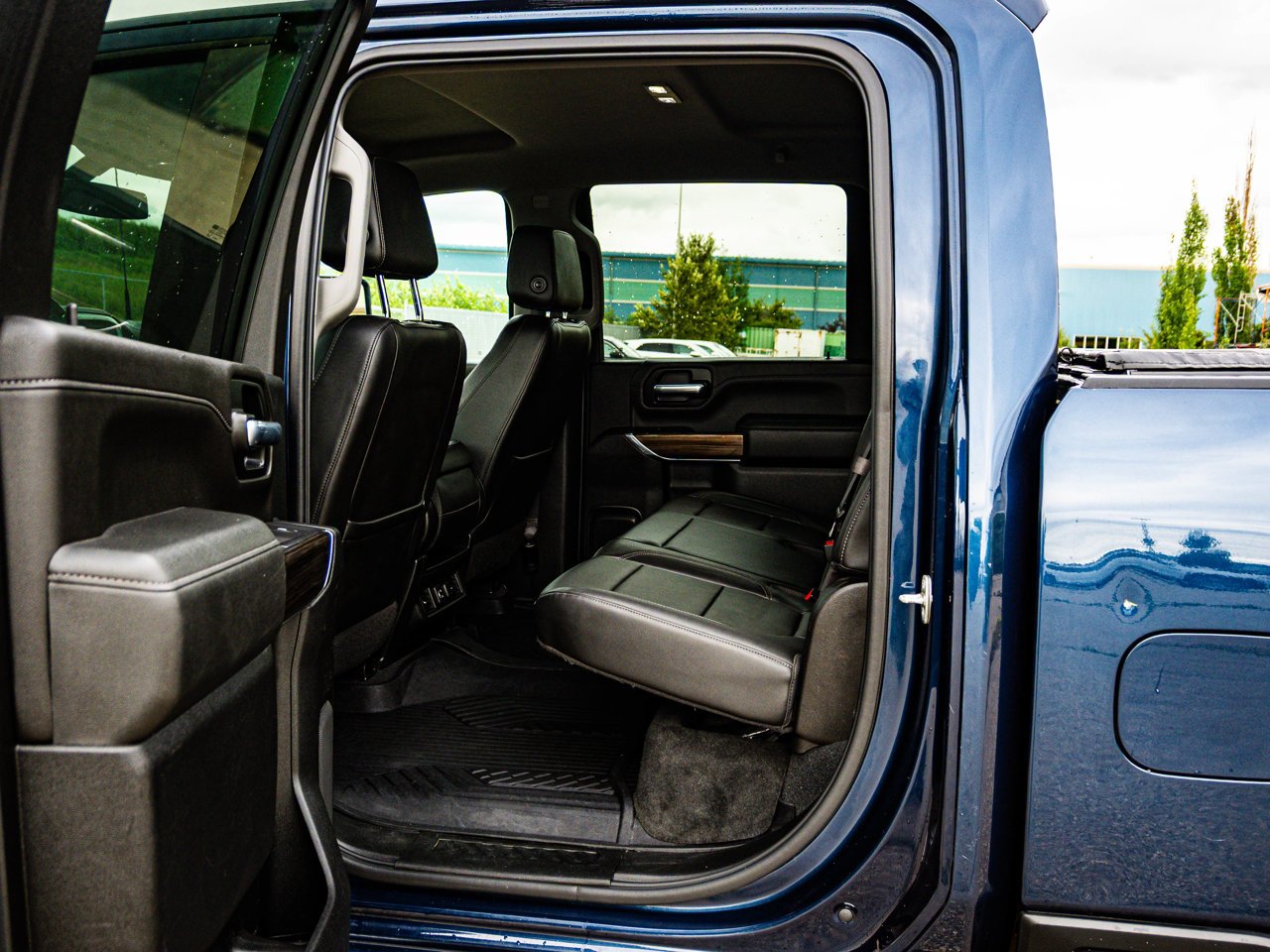 2020 Chevrolet Silverado 3500HD 4WD Crew Cab 159 LT Blue Sherwood Park - photo #26