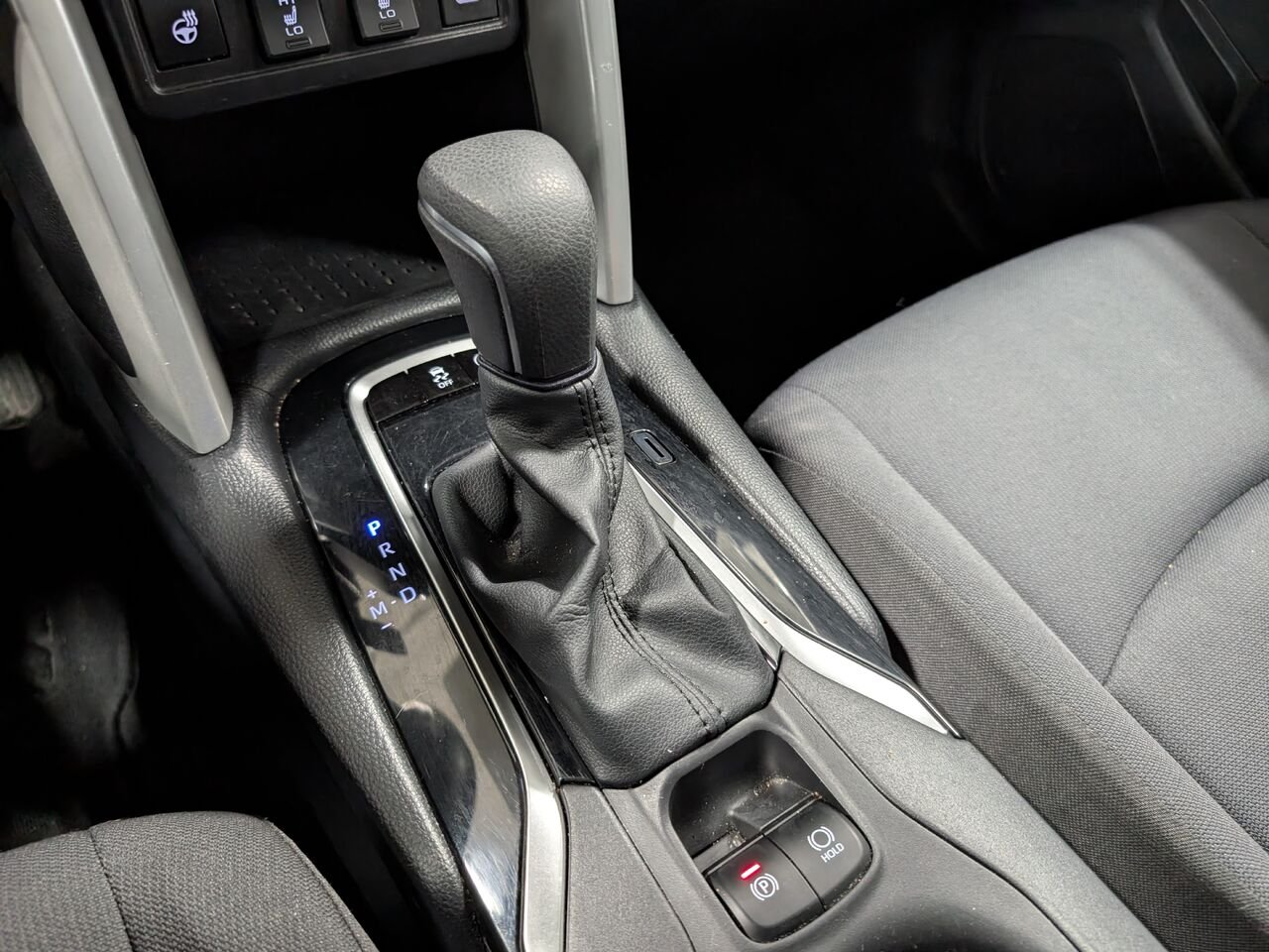 Toyota Corolla Cross LE/SIÈGES CHAUFFANTS/VOLANT CHAUFFANT/CAMÉRA DE RECUL/BLUETOOTH/AC 2024 Noir de jais mica Sherbrooke - photo #18