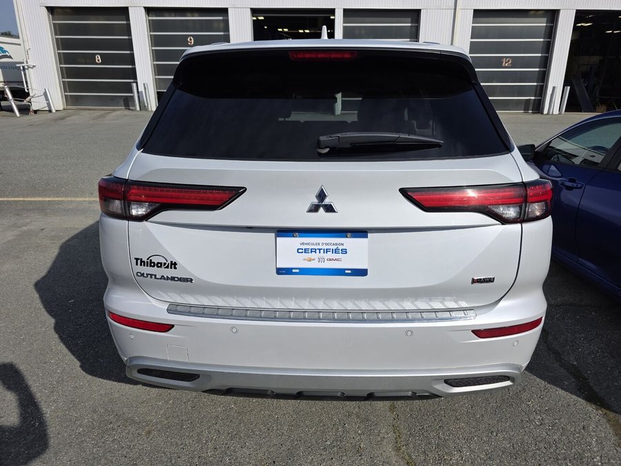 2022 Mitsubishi Outlander 2022 White