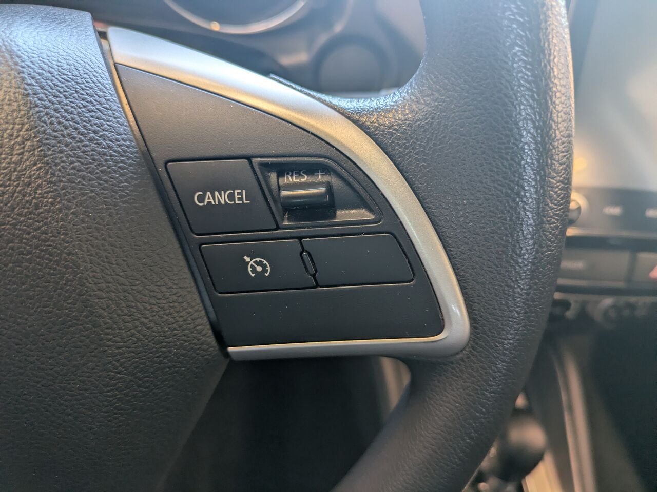 2024 Mitsubishi RVR Grey Gatineau - photo #7