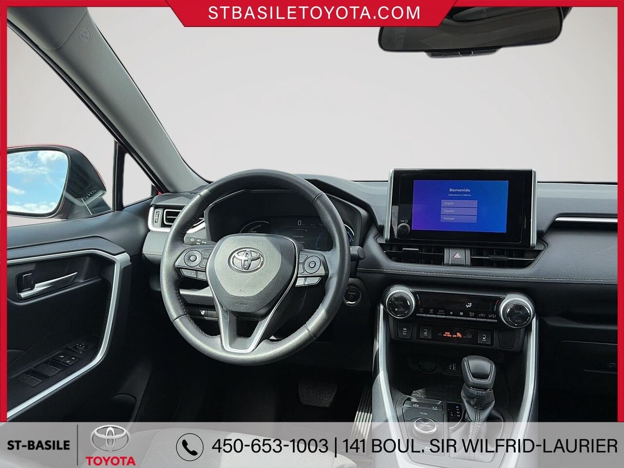 Toyota RAV4 Hybride 2024 Rouge rubis nacré Saint-Basile-le-Grand - photo #12