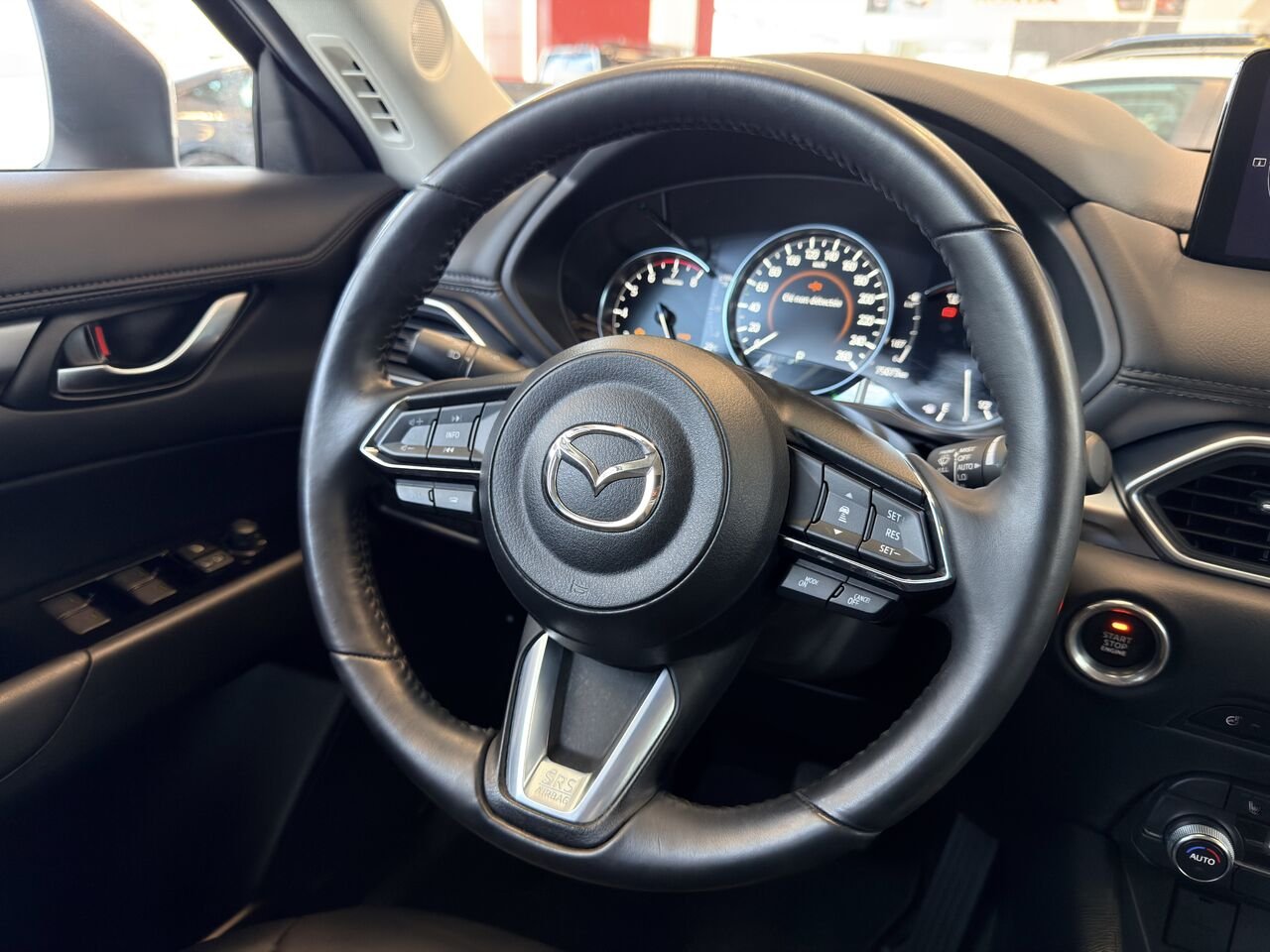 2024 Mazda CX-5 White Notre-Dame-des-Prairies - photo #17