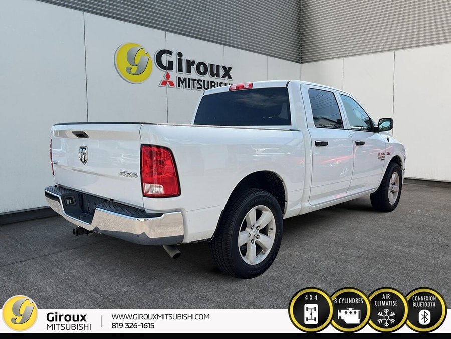 RAM 1500 CLASSIC SLT cabine d'équipe 4x4 caisse de 5 pi 7 po 2022 Blanc