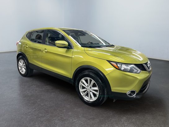 2017 Nissan QASHQAI S AWD Green