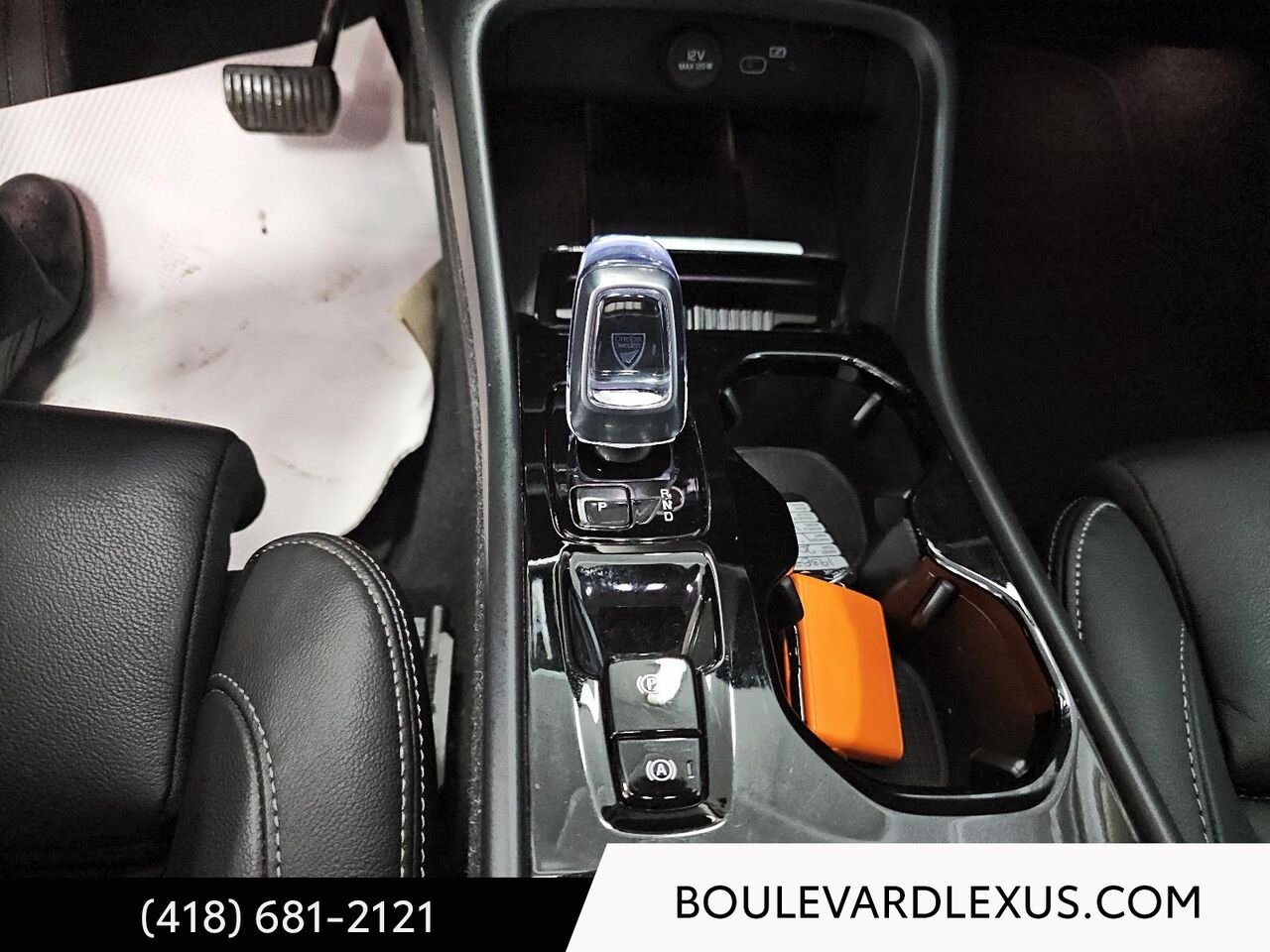 2024 Volvo XC40 Blue Quebec - photo #16