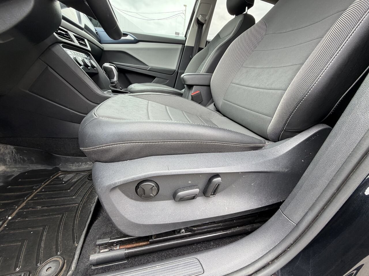 Volkswagen Taos Comfortline 4MOTION 2022 Noir Laval - photo #20