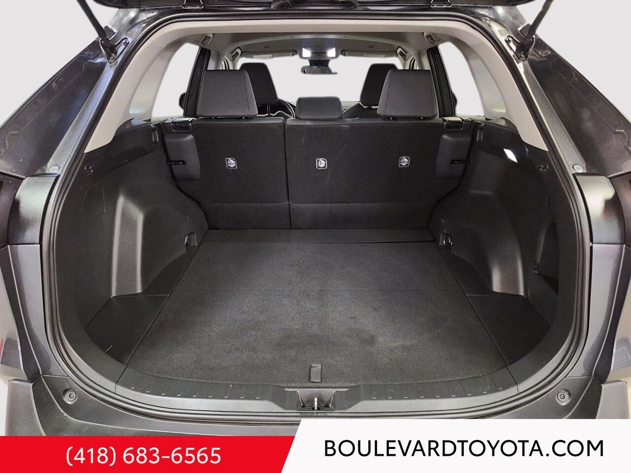 Toyota RAV4 100113A-103 | LE, AWD 2025 Gris Québec - photo #17