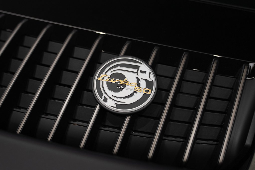 Porsche 911 Turbo 50 Years Coupe 2025 Vert Kirkland - photo #23