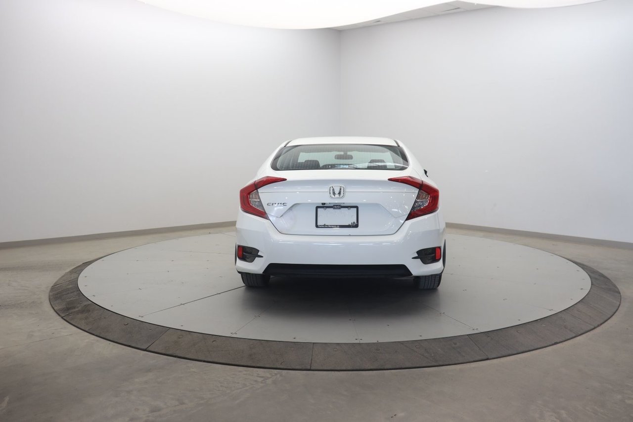 2016 Honda Civic Sedan VIN 2HGFC2F75GH034086 White Chicoutimi - photo #4