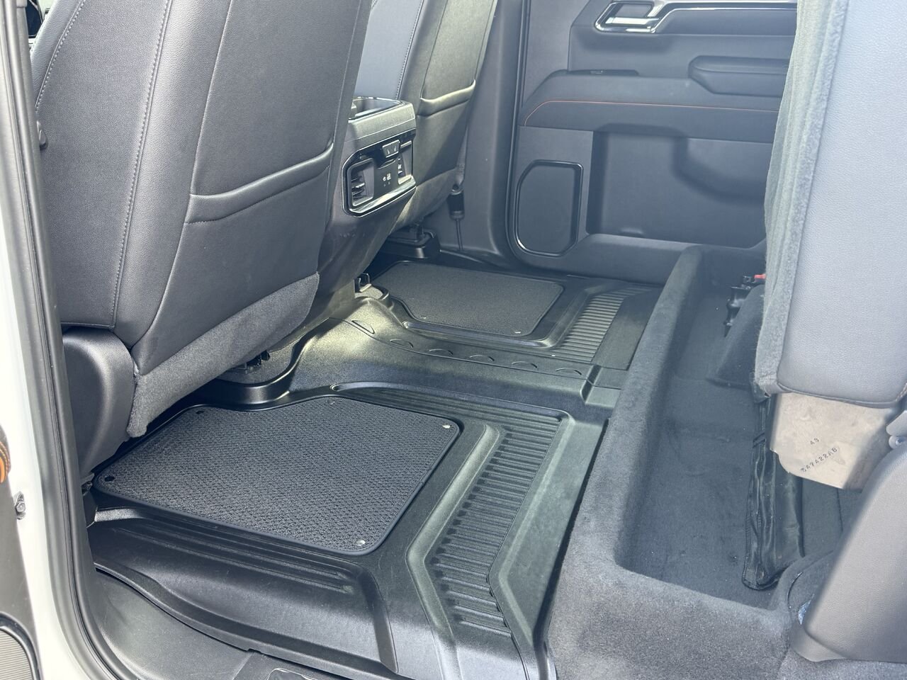2023 GMC SIERRA 1500 AT4 AT4 cabine multiplace 4RM 157 po White Gatineau - photo #15