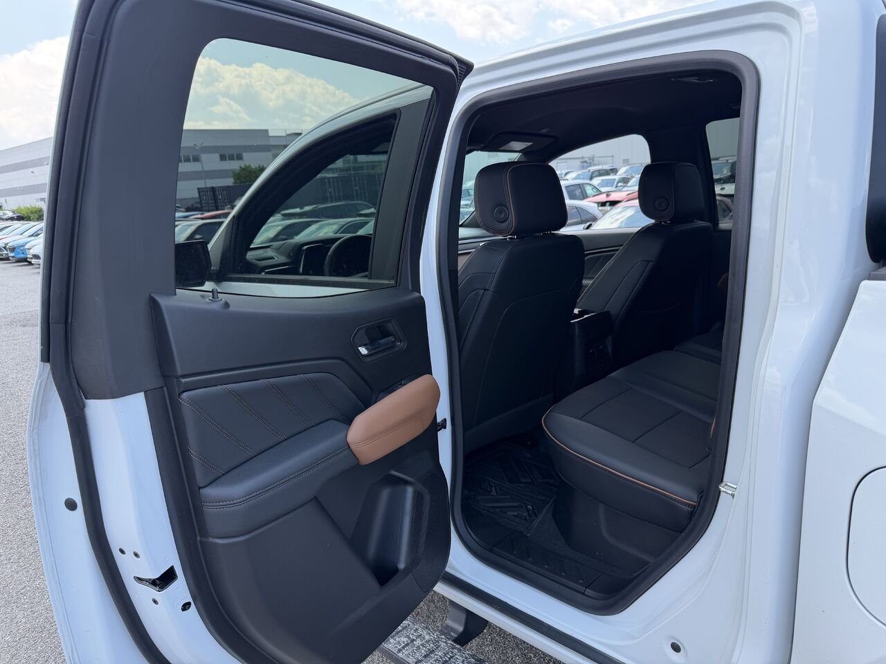 2024 GMC CANYON AT4 AT4 cabine multiplace 4RM White Gatineau - photo #12